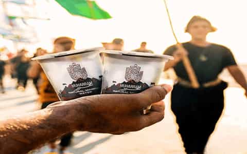 تصویر 3 از آب معدنی لیوانی طرح محرم با بسته‌ بندی ویژه مراسم مذهبی