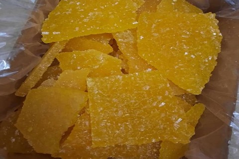 تصویر 3 از نبات تخته ای زعفرانی خانگی با طعم اصیل