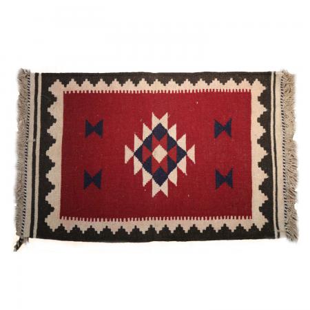 تصویر 4 از گلیم دستبافت پادری با طراحی منحصر به‌ فرد و سبک سنتی