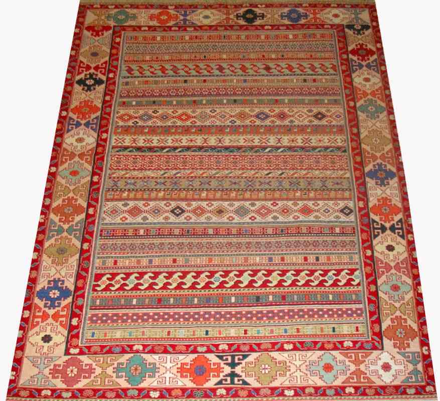 گلیم دستبافت سوزنی سیرجان نمایانگر هنر نساجی سنتی و سبک سیرجانی