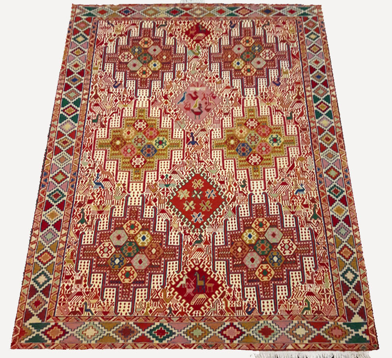 تصویر 4 از گلیم دستبافت سوزنی سیرجان نمایانگر هنر نساجی سنتی و سبک سیرجانی