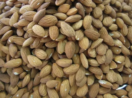 تصویر 3 از بادام درختی پوست کنده تازه سال و مرغوب