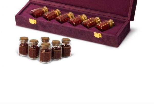 تصویر 3 از زعفران بسته بندی لوکس رشته‌ های جمع‌ آوری‌ شده با فرآیند سنتی