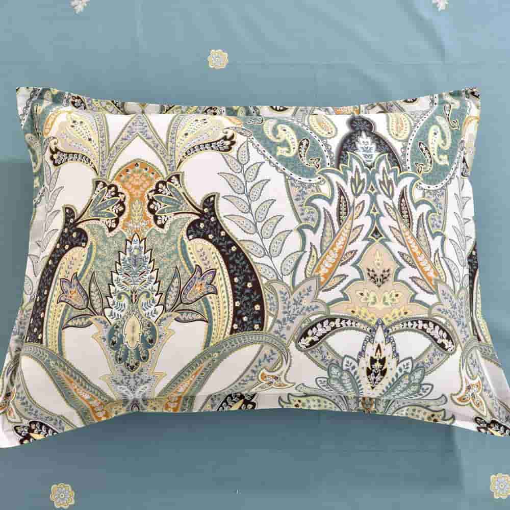 تصویر 2 از روبالشتی لبه چین دار جلوه‌ ای ملایم و دوست داشتنی