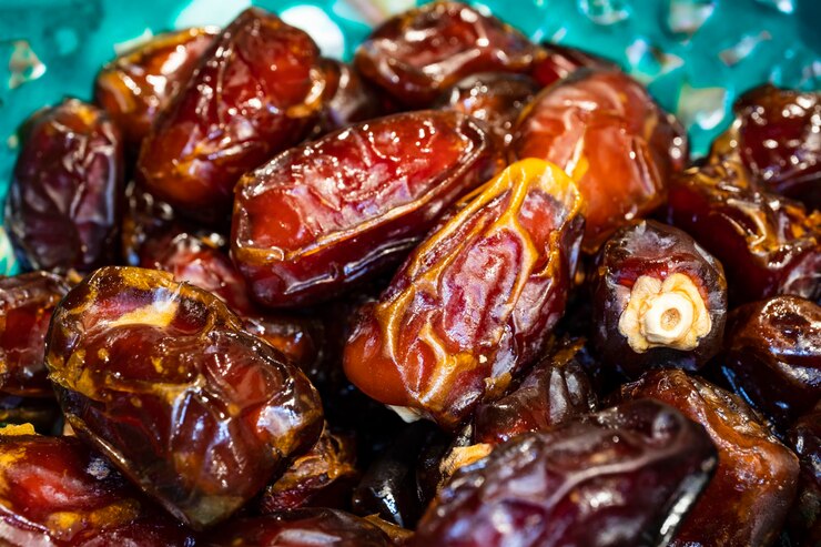 تصویر 2 از خرما مضافتی بم حس تازه و انرژی‌ بخش برای وعده‌ های سبک