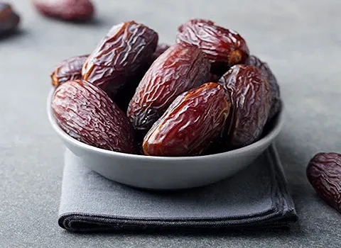 تصویر 2 از خرما مضافتی مجلسی کیفیت ممتاز و ظاهری جذاب برای مهمانی‌ ها