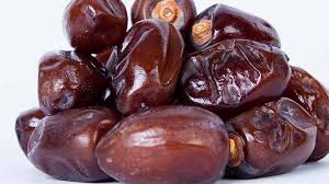 تصویر 1 از خرما مضافتی مشکی محصولی ممتاز و ویژه برای مراسم رسمی