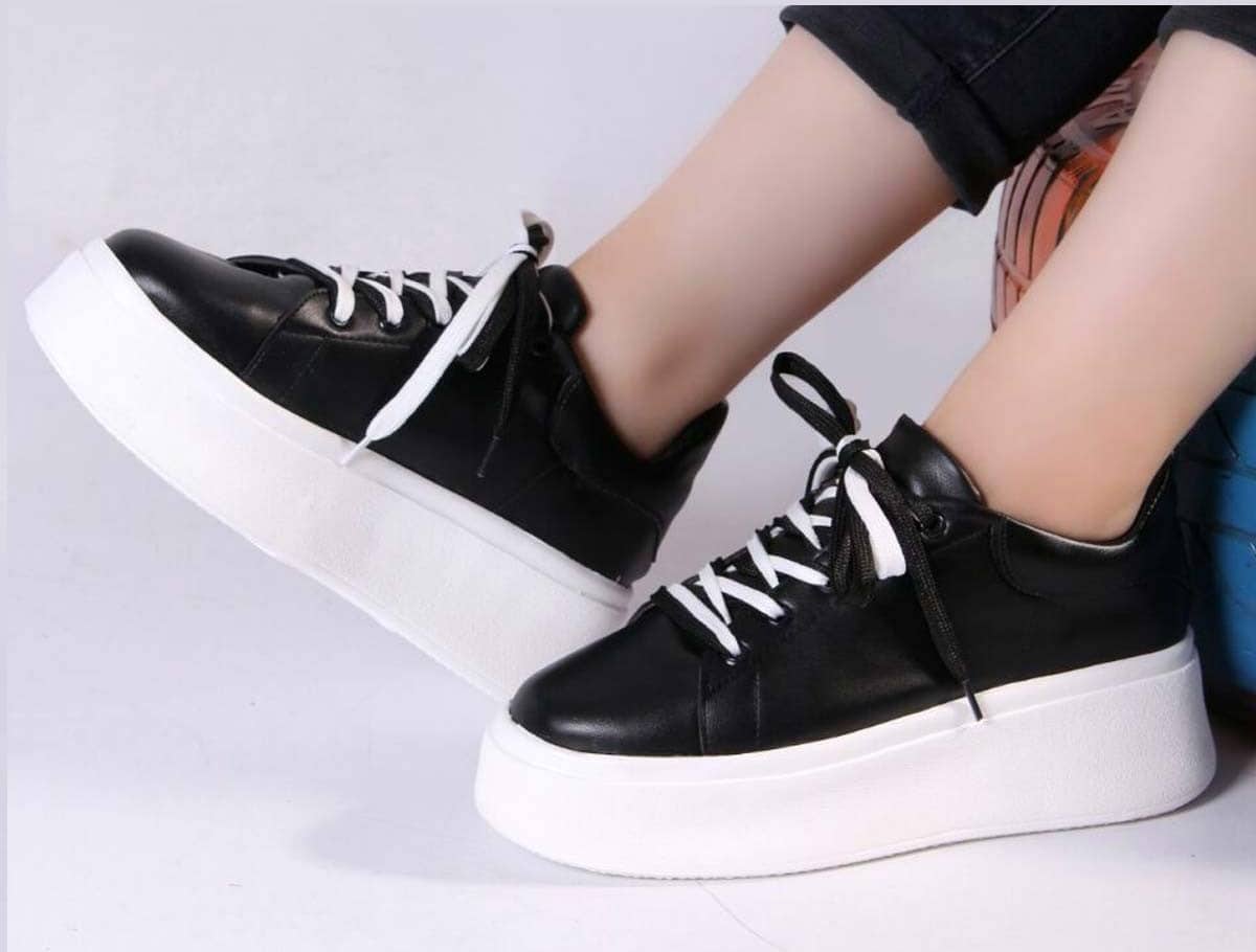 تصویر 1 از کفش چرم مشکی لژ سفید با دوخت محکم مناسب روزمره