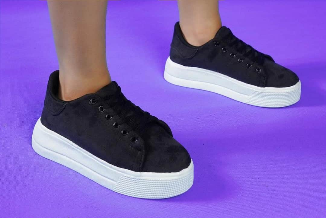 تصویر 3 از کفش چرم مشکی لژ سفید با دوخت محکم مناسب روزمره