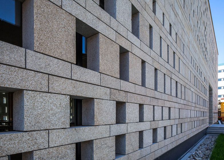 سنگ گرانیت ساب نخورده قابل استفاده در پروژه‌ های نیمه آماده