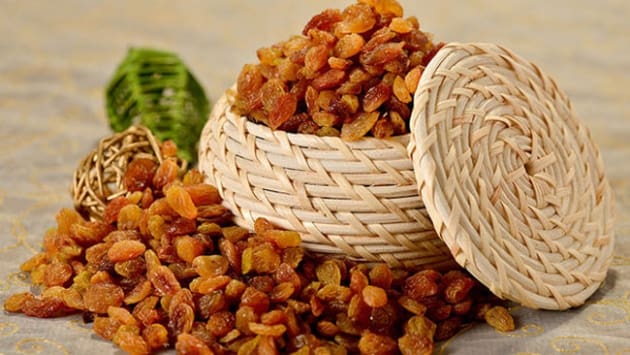 تصویر 2 از کشمش تیزابی پلویی نرم و خوش‌ رنگ برای مصرف خانگی