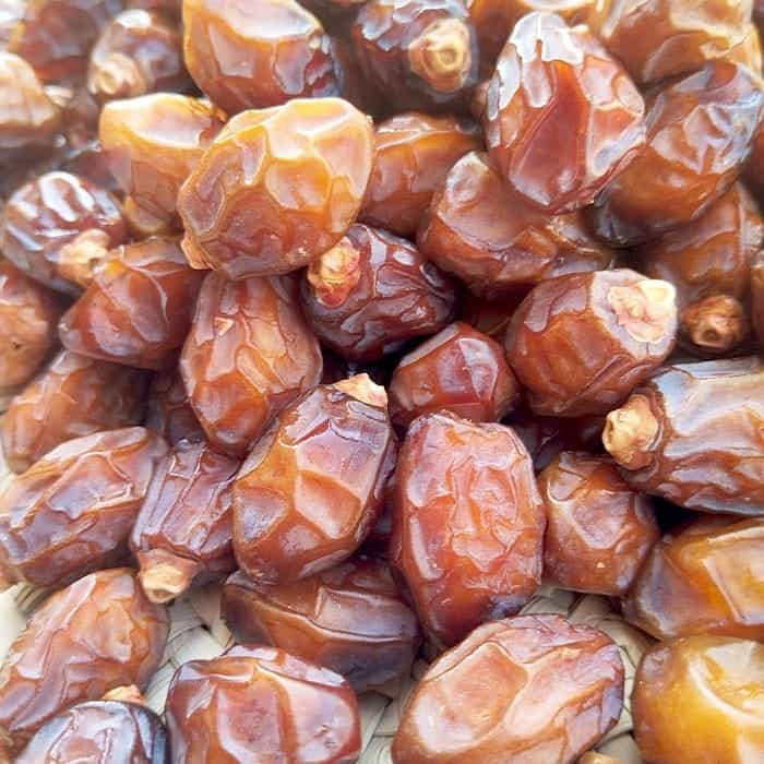 تصویر 2 از خرما خاصویی تازه ایرانی با بافت نرم و شیرین طبیعی