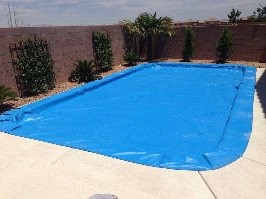 تصویر 3 از نایلون استخری برای جلوگیری از تبخیر و حفظ دمای آب