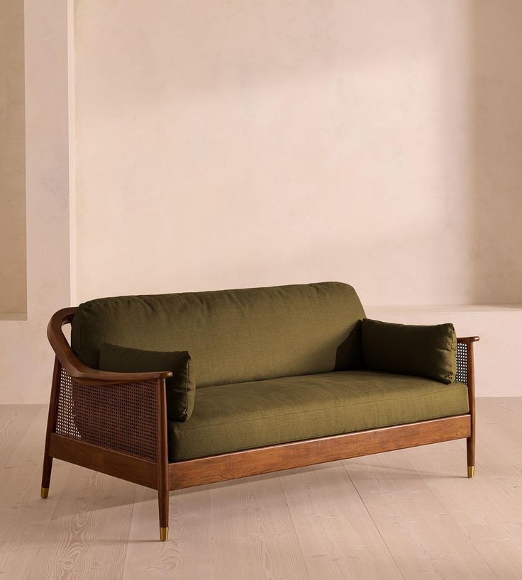 مبلمان سلطنتی با رنگ‌ بندی شیک و دوام طولانی