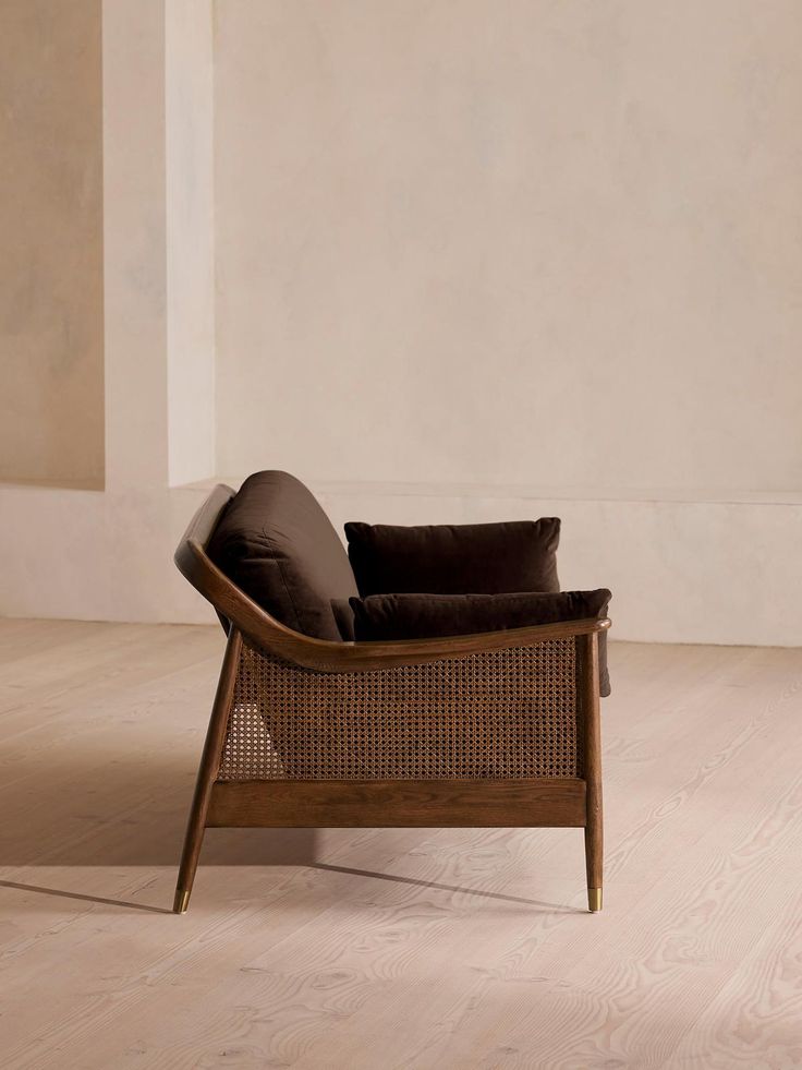 تصویر 1 از مبلمان سلطنتی با رنگ‌ بندی شیک و دوام طولانی