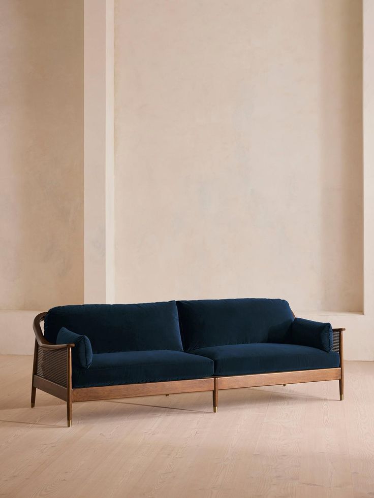 تصویر 4 از مبلمان سلطنتی با رنگ‌ بندی شیک و دوام طولانی