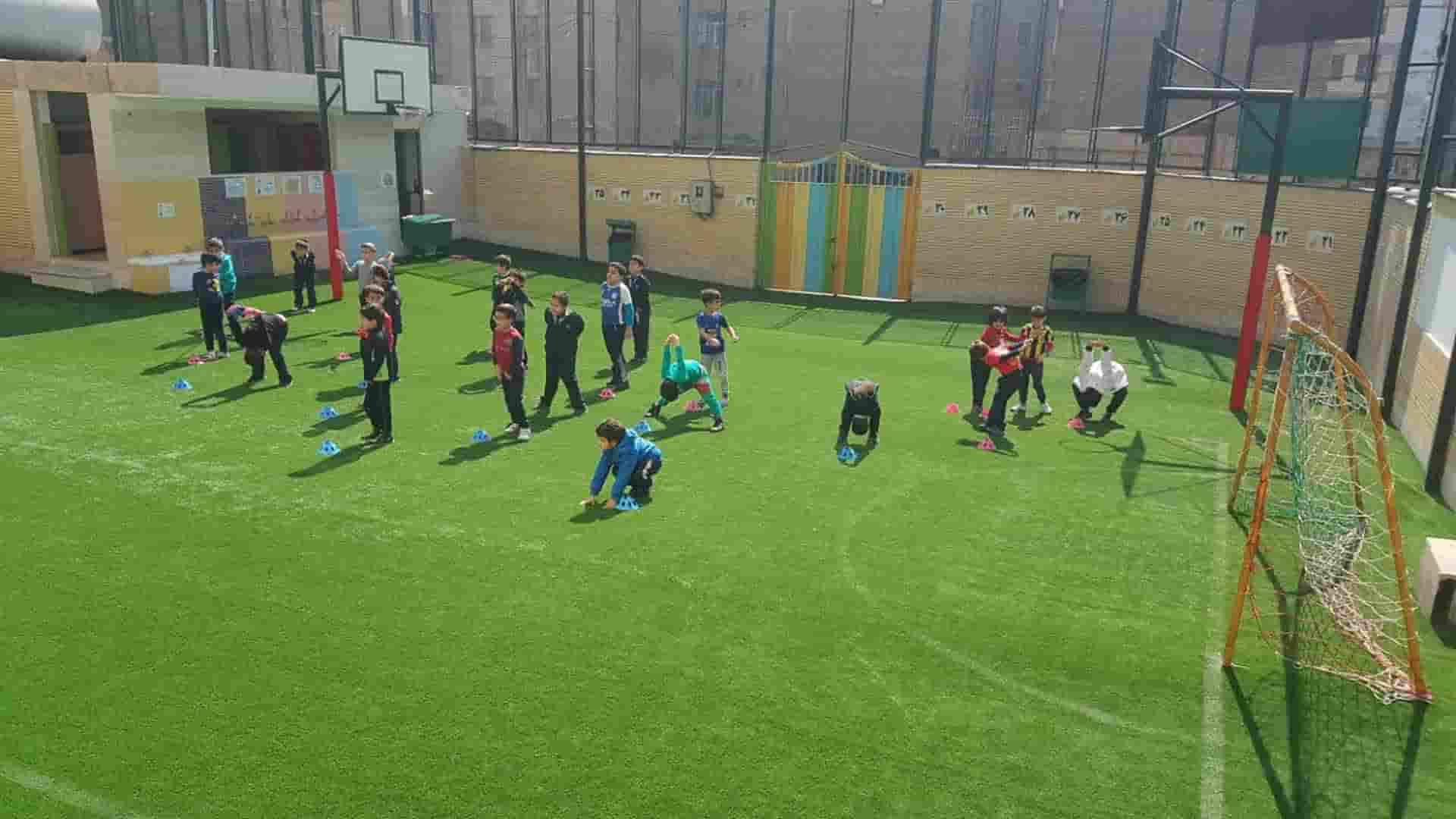 تصویر 2 از چمن مصنوعی برای مدرسه و فضا های آموزشی