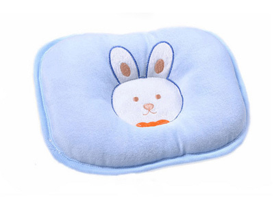 بالش نوزاد با مواد نرم و محافظت‌ کننده سلامت