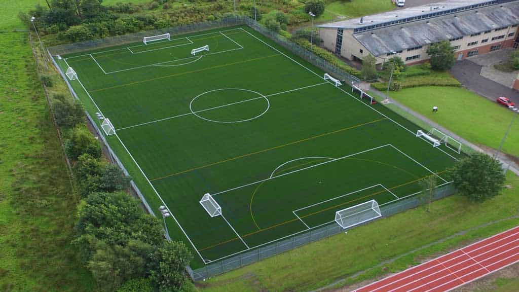 تصویر 2 از چمن مصنوعی فوتبال برای زمین های ورزشی