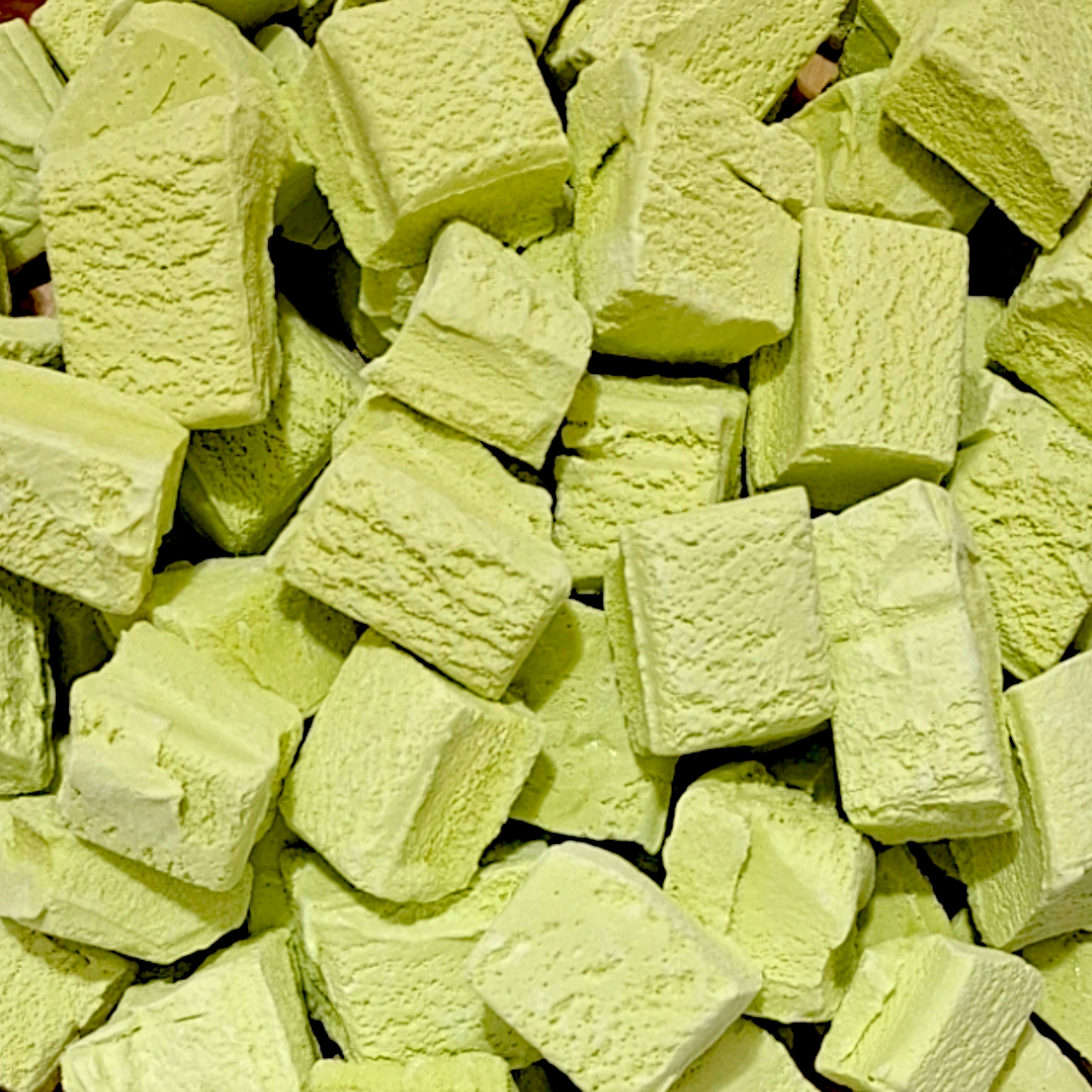 تصویر 1 از بستنی خشک سبز شیرین و هیجان انگیز طعم‌ های تابستانه