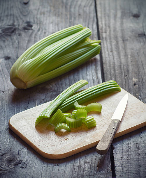 تصویر 2 از کرفس رژیمی کم‌ کالری مناسب برنامه‌ های کاهش وزن اصولی