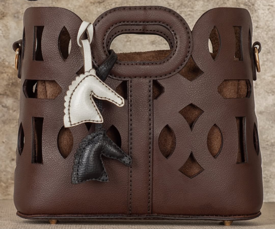 کیف دوشی زنانه چرم دستدوز با قیمت عالی