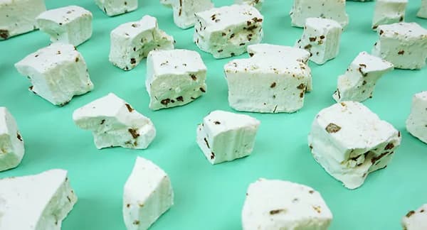 تصویر 3 از بستنی خشک گز پسته در بسته‌ بندی مقاوم و شیک