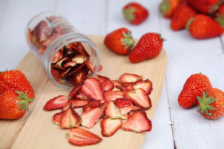 تصویر 3 از توت فرنگی خشک دمنوشی برای تقویت سیستم ایمنی