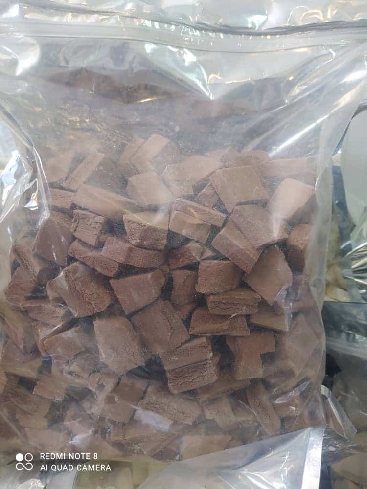 بستنی خشک کارامل فریزدرای شده در بسته‌ بندی ویژه