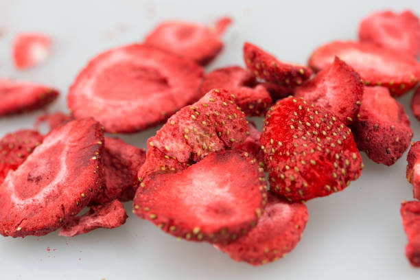 خرید توت فرنگی خشک