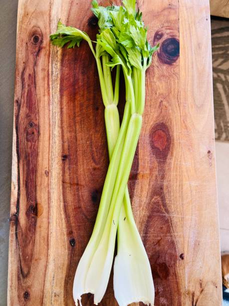 تصویر 4 از کرفس سبز ممتاز تازه مناسب بسته‌ بندی صادراتی حرفه‌ ای