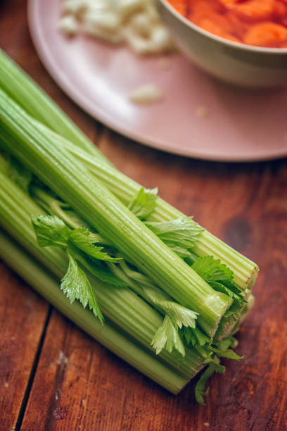 تصویر 3 از کرفس سبز ممتاز تازه مناسب بسته‌ بندی صادراتی حرفه‌ ای