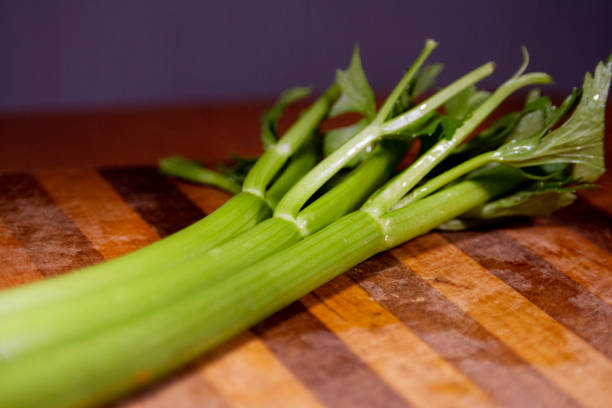 تصویر 1 از کرفس صادراتی درجه یک با کیفیت تضمینی تولید کننده