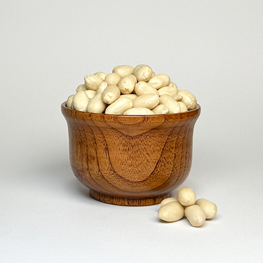 بادام زمینی با مغز درجه یک و خاص