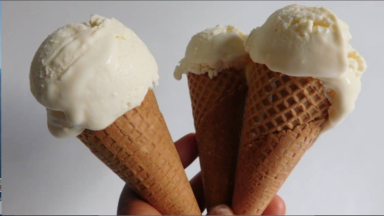 تصویر 4 از بستنی وانیلی با طعم طبیعی و خامه ای