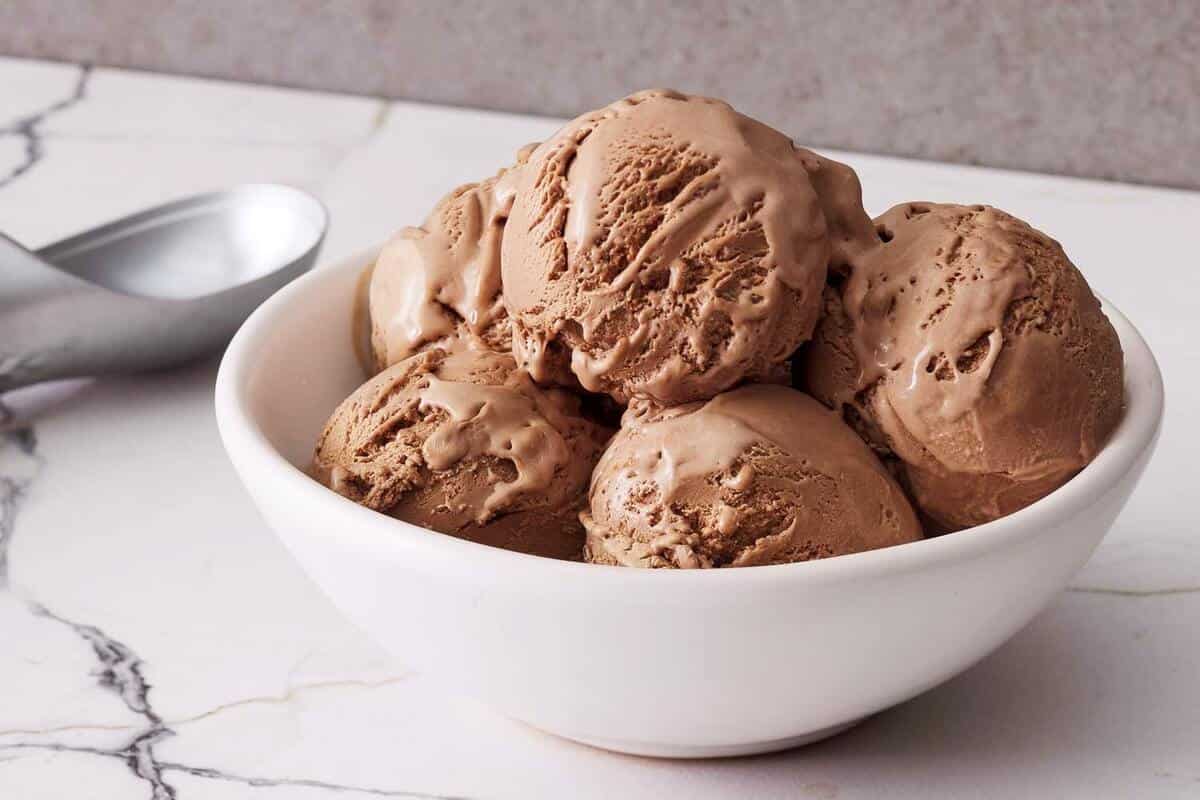 تصویر 3 از بستنی شکلاتی اسکوپی با طعم غنی و خامه ای