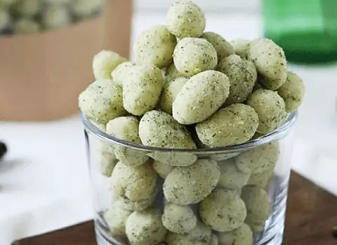 بادام زمینی روکش دار هالوپینو با طعم تند و لذیذ