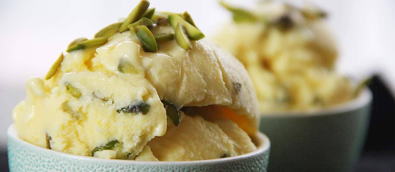 تصویر 3 از بستنی زعفرانی پسته ای با طعمی متفاوت و بافت خامه ای