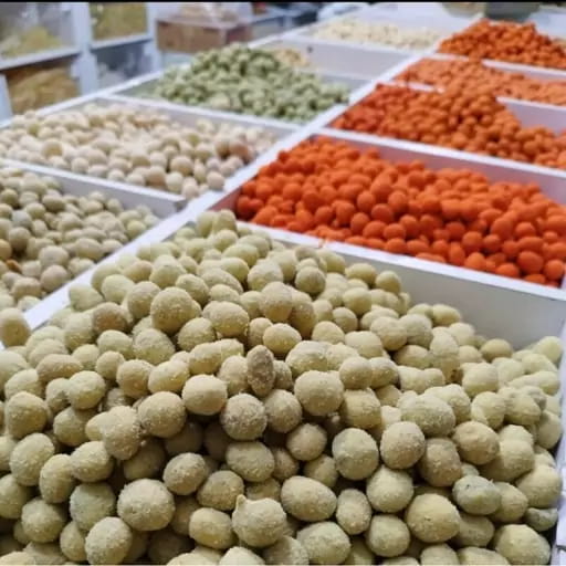 تصویر 2 از بادام زمینی روکش دار سیر و ریحان با طعم خاص جادویی