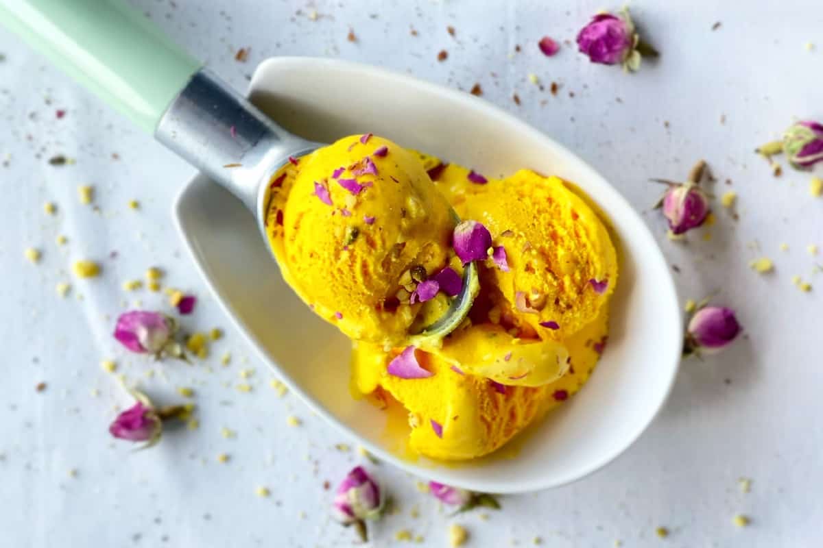 تصویر 1 از بستنی زعفران خامه با مواد اولیه با کیفیت