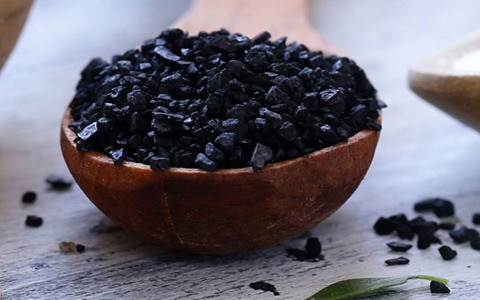 تصویر 1 از نمک سیاه هندی طبیعی با طعم منحصر به‌ فرد و مطبوع