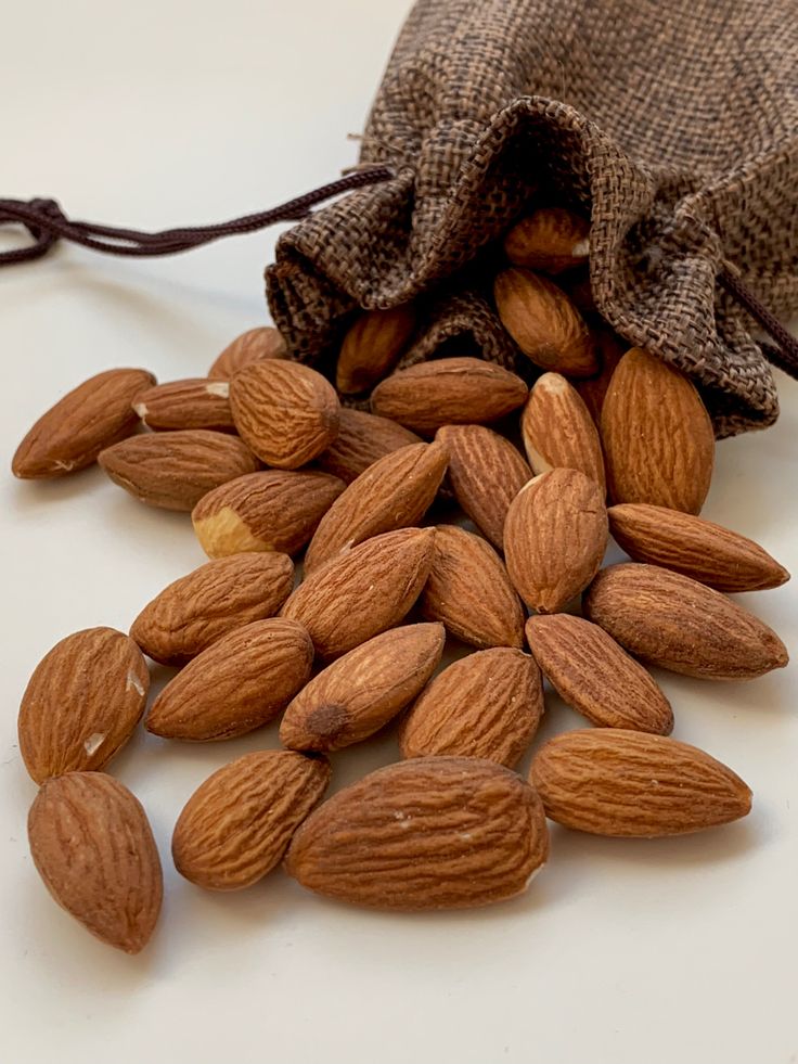 تصویر 4 از بادام مامایی درجه یک با دانه های یکدست بزرگ مناسب میان وعده