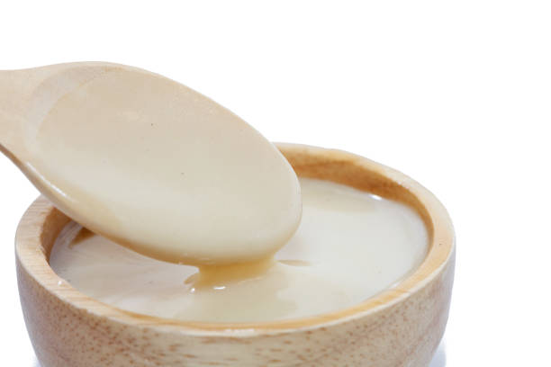 تصویر 1 از عسل سفید لایمن طبیعی با بافت کرمی مناسب مصرف روزانه خانوادگی