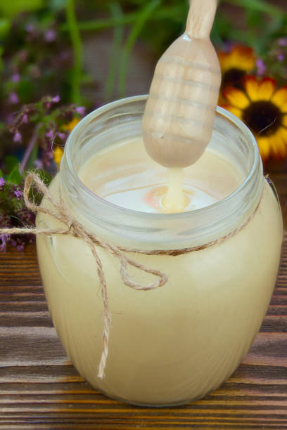 تصویر 4 از عسل سفید لایمن طبیعی با بافت کرمی مناسب مصرف روزانه خانوادگی