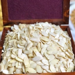 تصویر 2 از بادام مامایی پرک مناسب تزیین کیک و شیرینی در قنادی