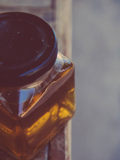 تصویر 1 از عسل آویشن ارگانیک تولید زنبورهای سالم