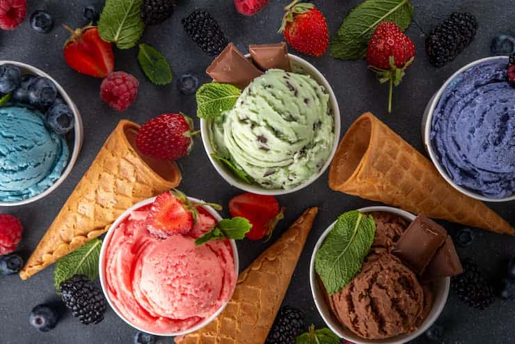 تصویر 4 از بستنی قیفی توت فرنگی خوشمزه با مواد اولیه ارگانیک