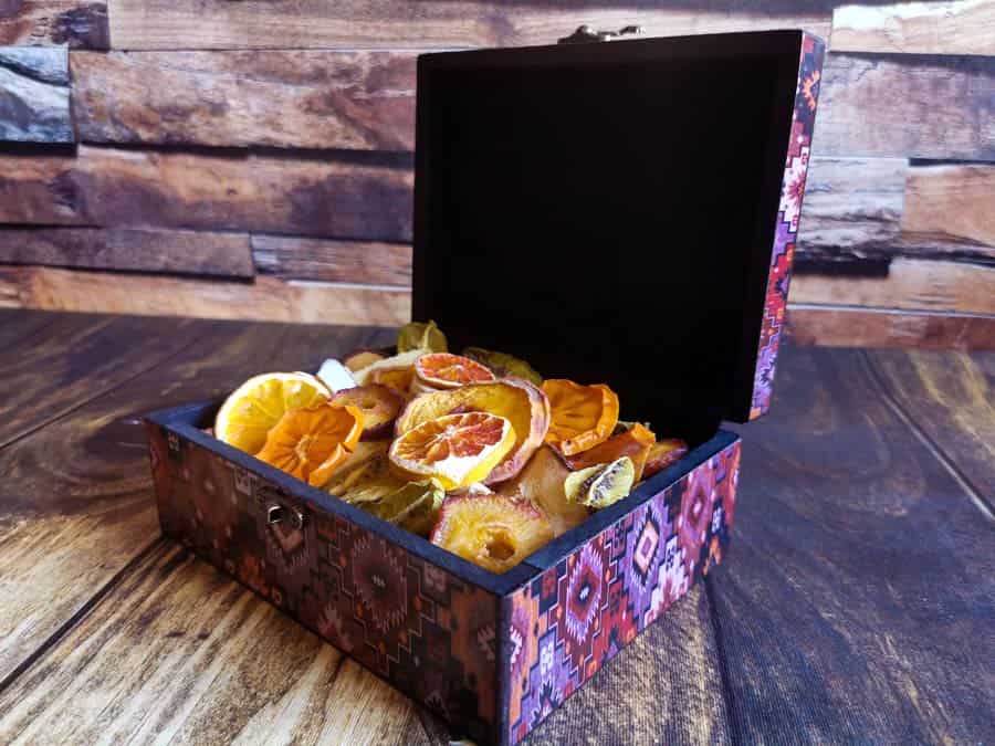 تصویر 3 از باکس هدیه میوه خشک مخلوط مجموعه‌ ای تازه و دلنشین
