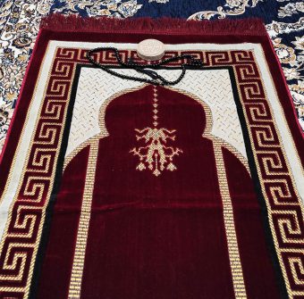 سجاده خاص ابریشمی دست‌ بافت محرابی