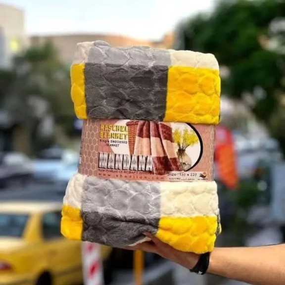 تصویر 1 از خرید پتو مسافرتی دو نفره ماندانا در رنگ‌ بندی جذاب و متنوع